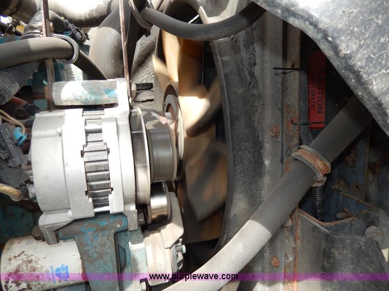 image for item H6936 1999 International 4900 dump truck