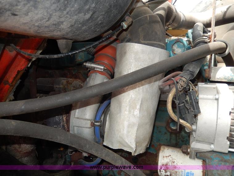 image for item H6936 1999 International 4900 dump truck