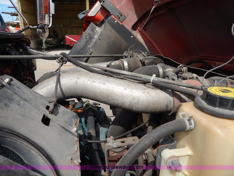 image for item H6936 1999 International 4900 dump truck