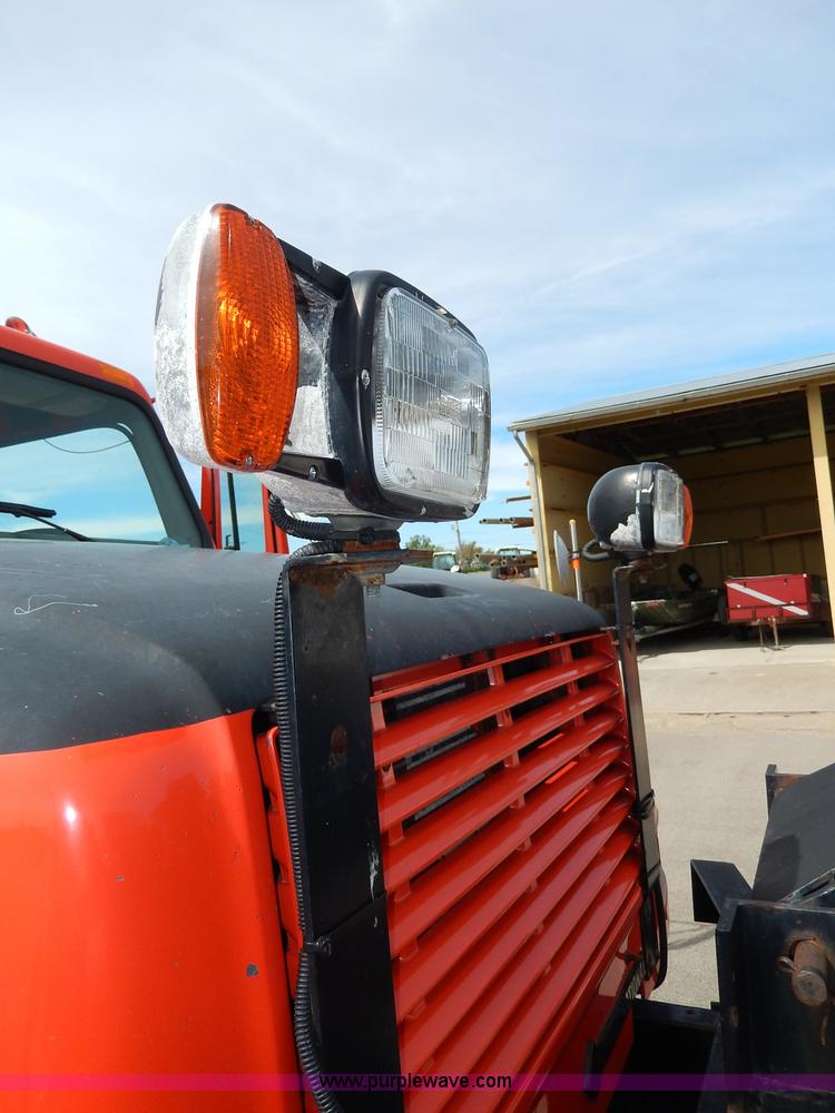 image for item H6936 1999 International 4900 dump truck