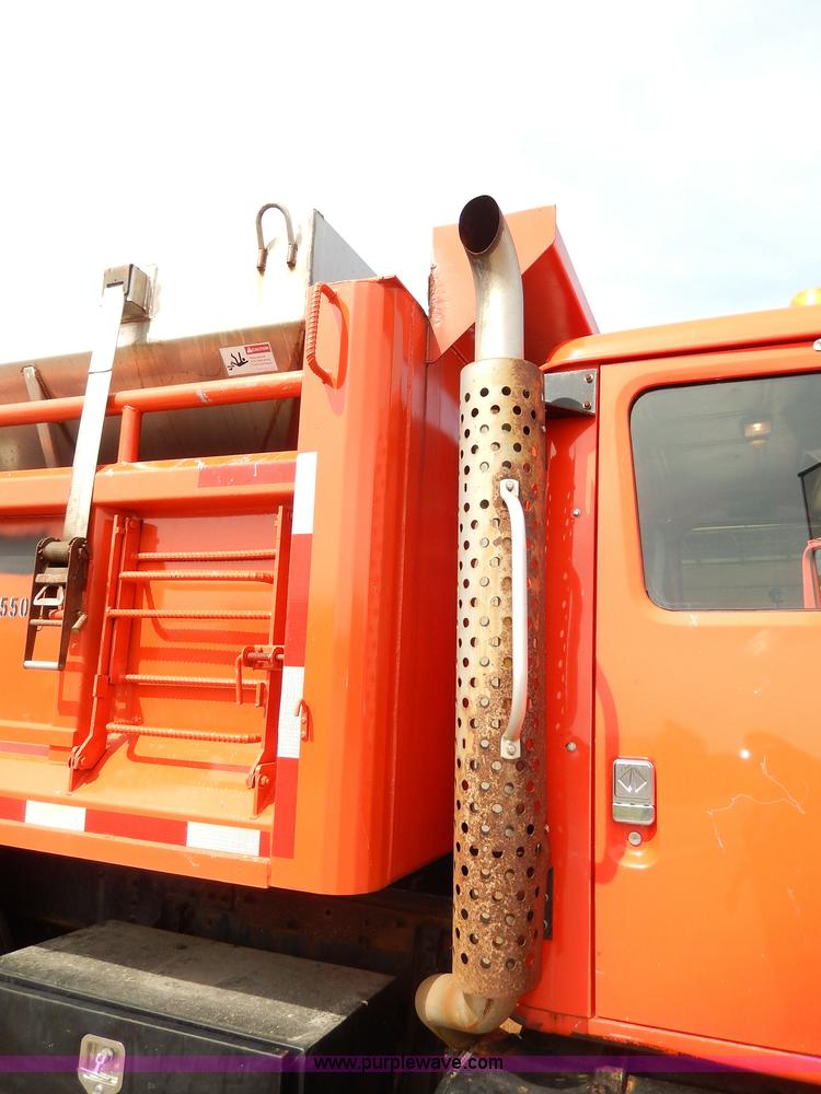 image for item H6936 1999 International 4900 dump truck