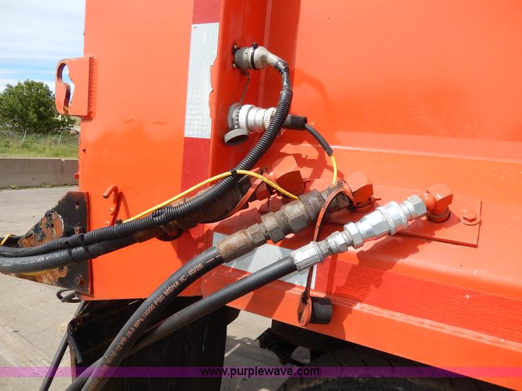 image for item H6936 1999 International 4900 dump truck