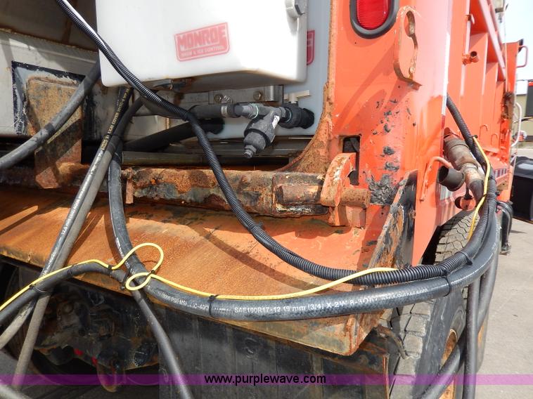 image for item H6936 1999 International 4900 dump truck