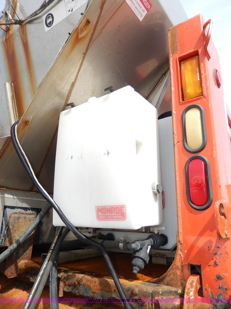 image for item H6936 1999 International 4900 dump truck