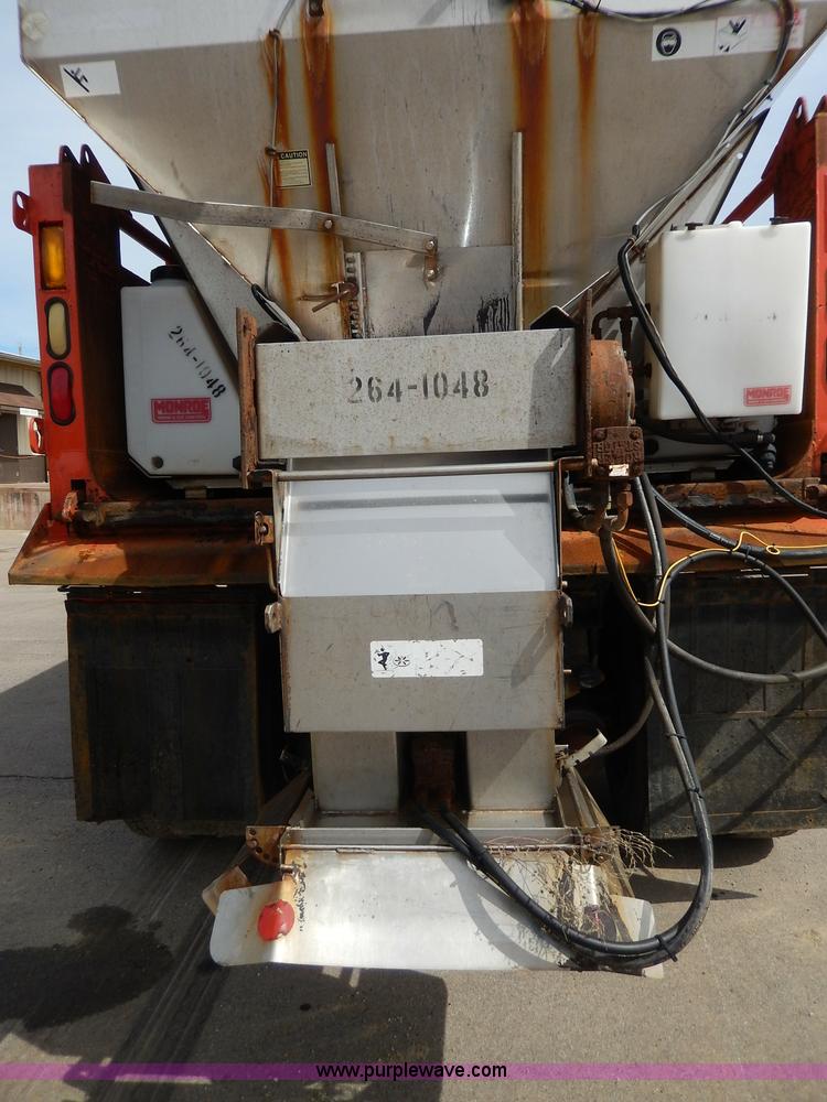 image for item H6936 1999 International 4900 dump truck