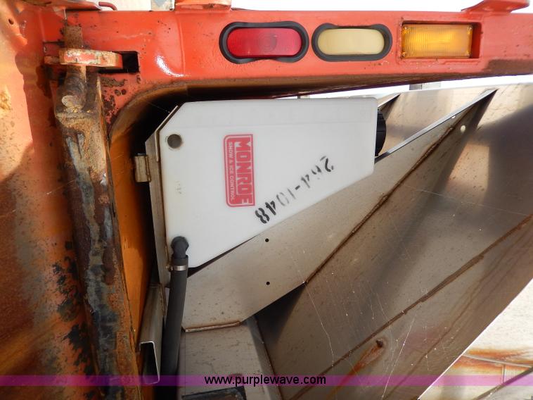 image for item H6936 1999 International 4900 dump truck