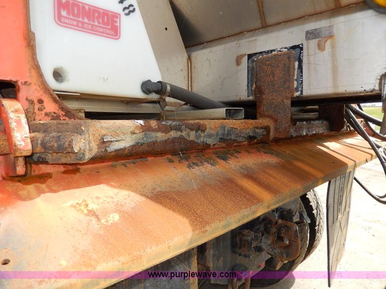 image for item H6936 1999 International 4900 dump truck