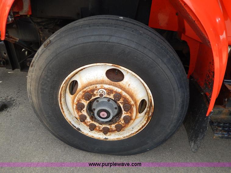 image for item H6936 1999 International 4900 dump truck