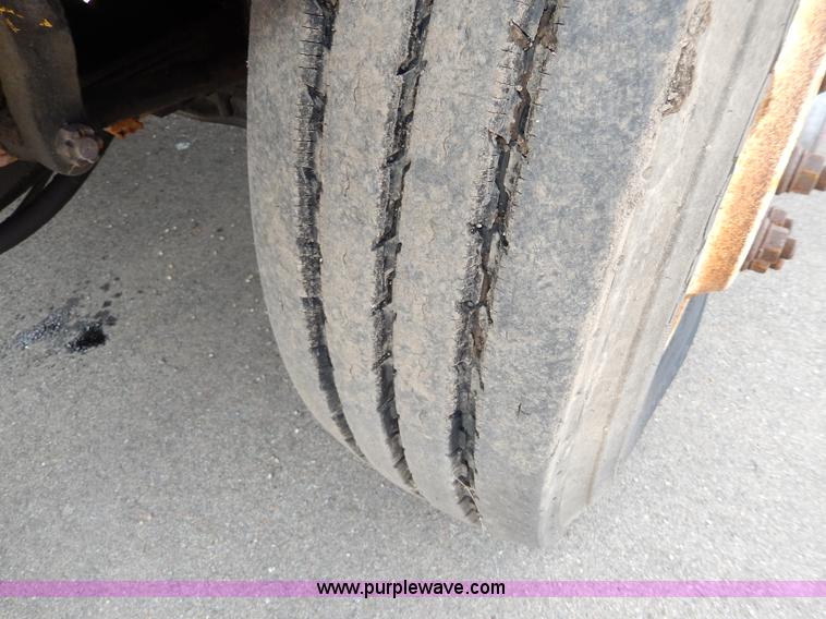 image for item H6936 1999 International 4900 dump truck