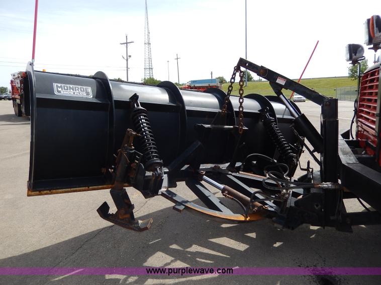 image for item H6936 1999 International 4900 dump truck