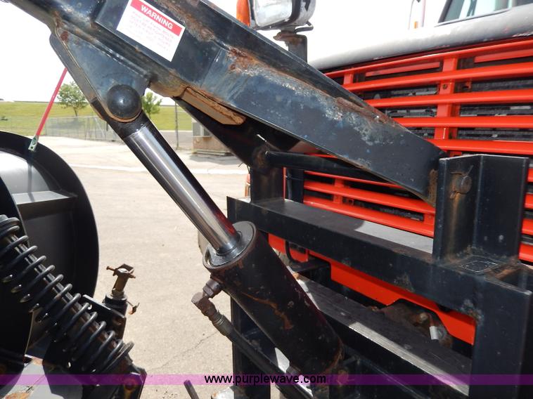 image for item H6936 1999 International 4900 dump truck