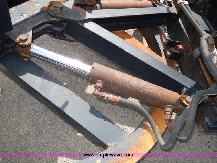 image for item H6936 1999 International 4900 dump truck