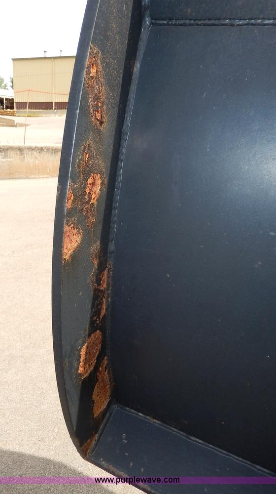 image for item H6936 1999 International 4900 dump truck