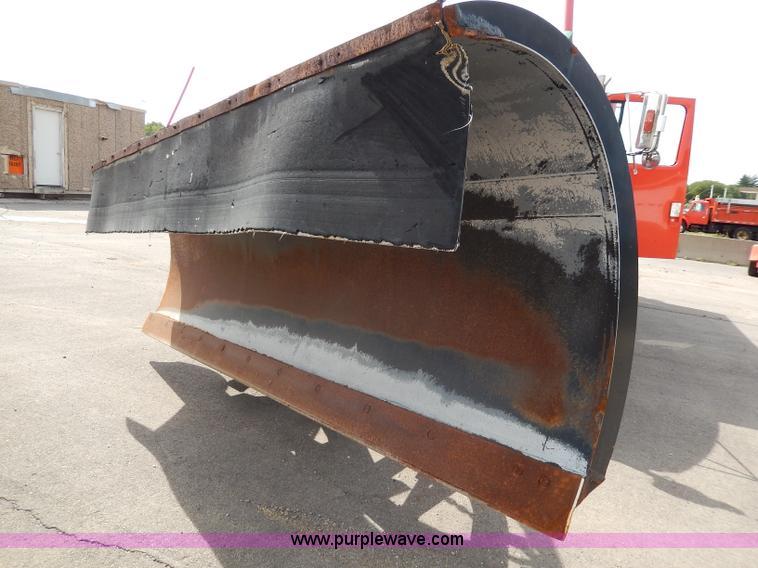 image for item H6936 1999 International 4900 dump truck