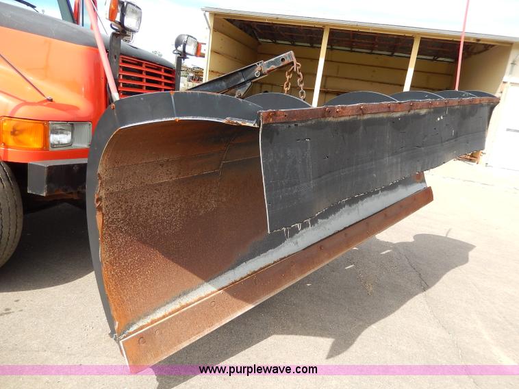 image for item H6936 1999 International 4900 dump truck