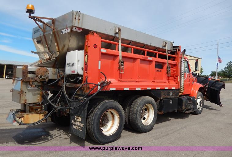 image for item H6938 1999 International 4900 dump truck