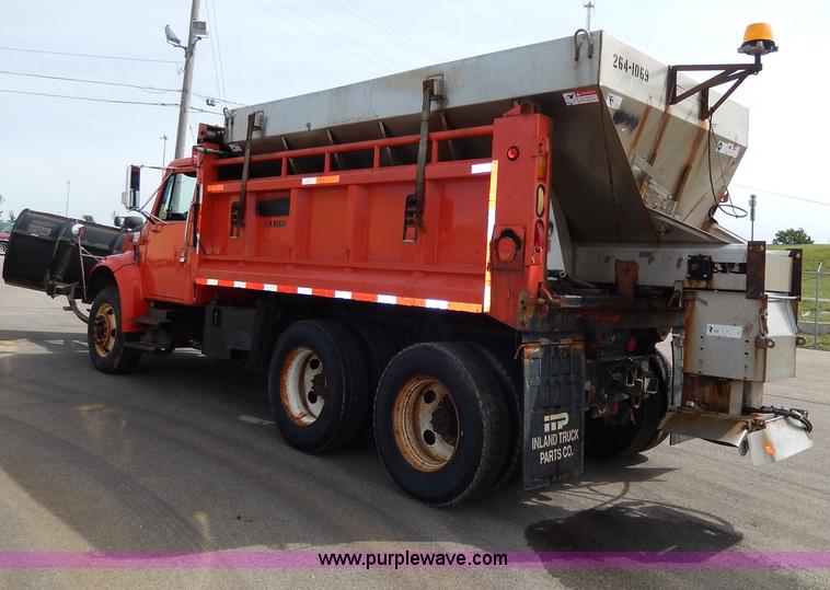 image for item H6938 1999 International 4900 dump truck