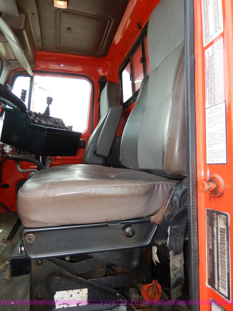 image for item H6938 1999 International 4900 dump truck