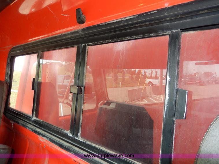 image for item H6938 1999 International 4900 dump truck