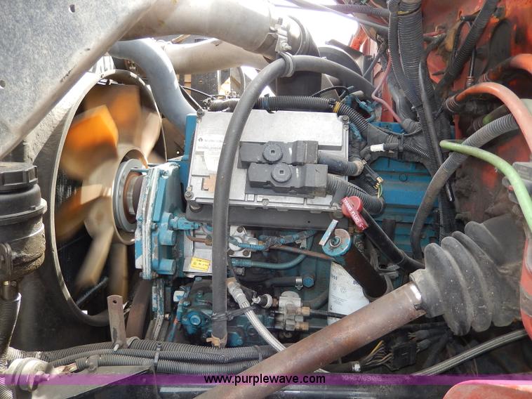 image for item H6938 1999 International 4900 dump truck