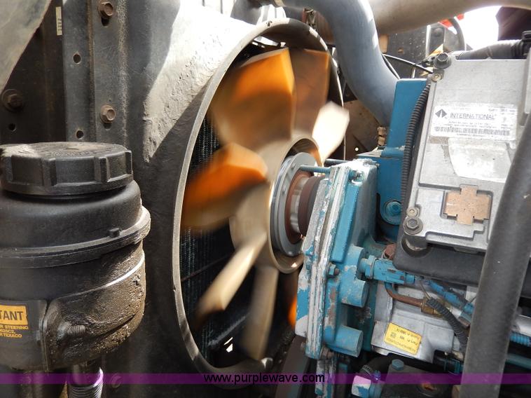 image for item H6938 1999 International 4900 dump truck