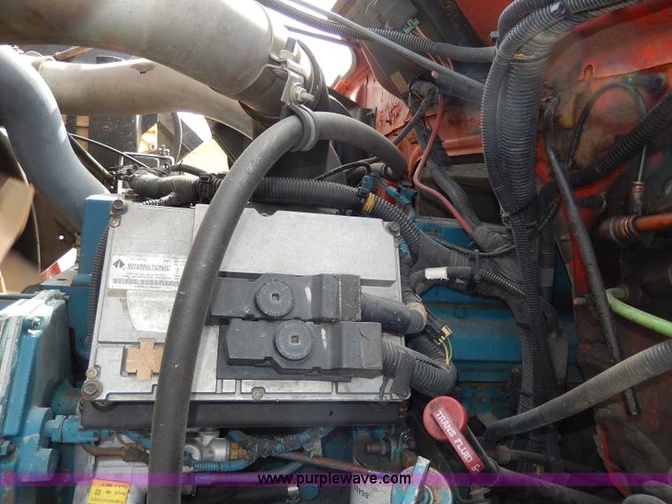 image for item H6938 1999 International 4900 dump truck