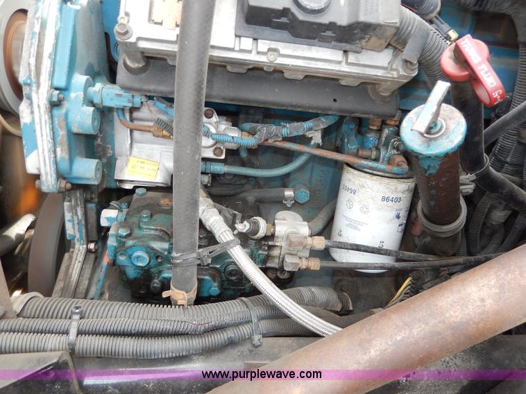 image for item H6938 1999 International 4900 dump truck