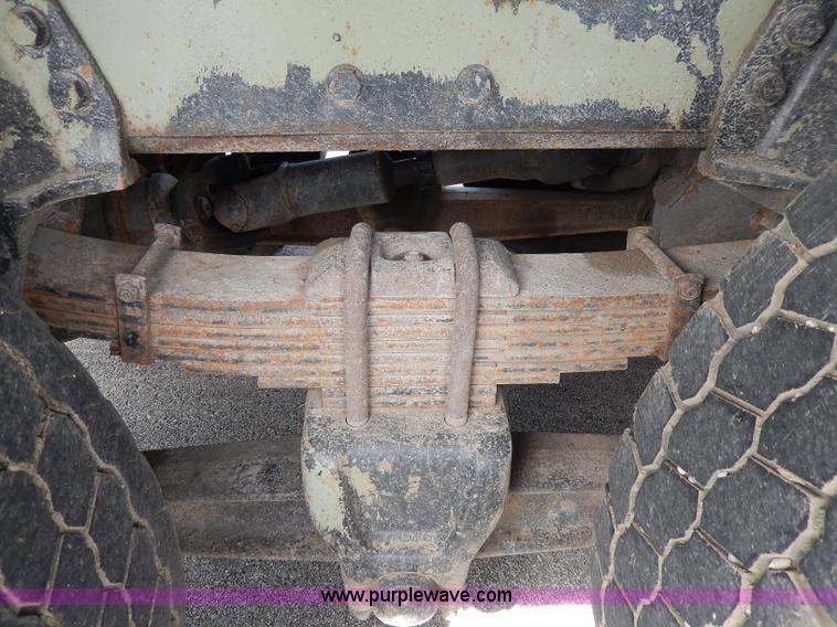 image for item H6938 1999 International 4900 dump truck