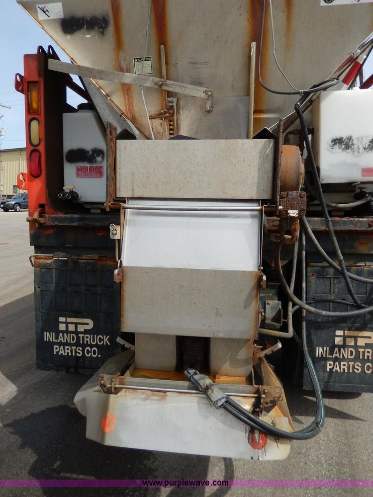 image for item H6938 1999 International 4900 dump truck