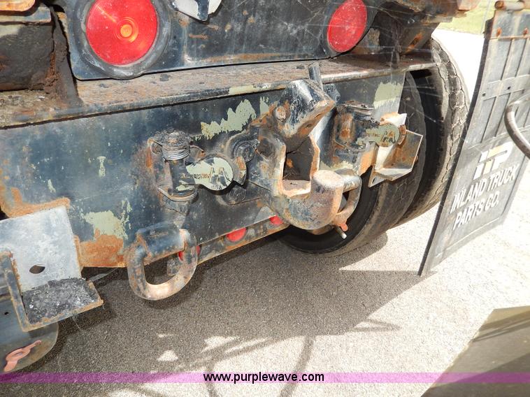 image for item H6938 1999 International 4900 dump truck