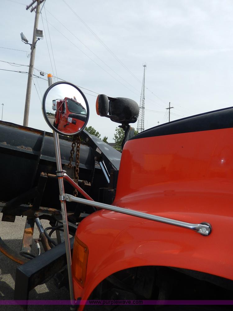 image for item H6938 1999 International 4900 dump truck