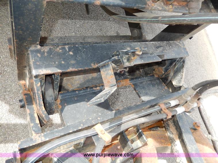 image for item H6938 1999 International 4900 dump truck