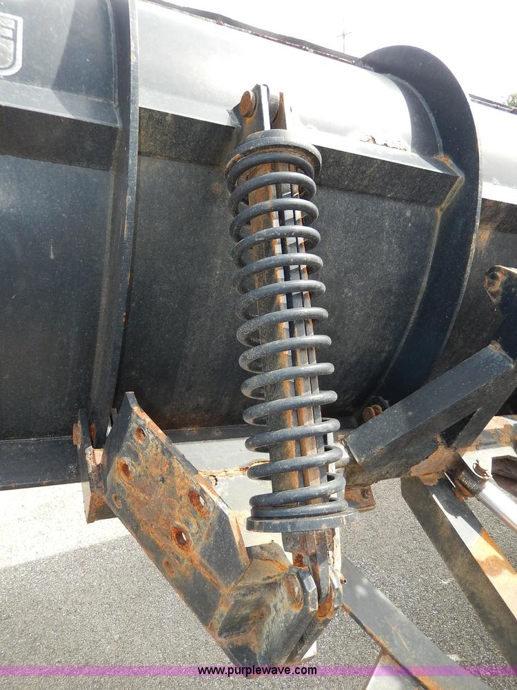 image for item H6938 1999 International 4900 dump truck