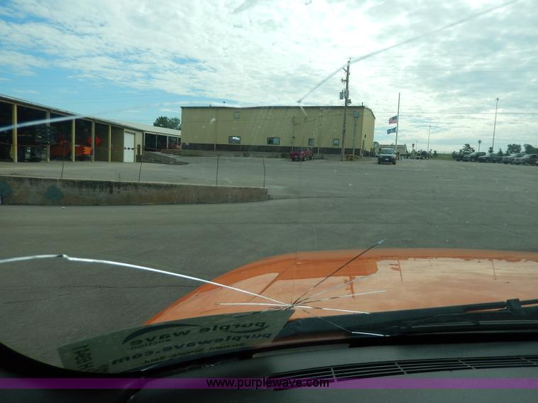 image for item H6941 2002 Chevrolet Silverado 2500 pickup truck