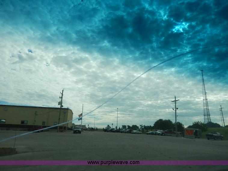 image for item H6941 2002 Chevrolet Silverado 2500 pickup truck