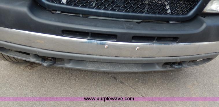 image for item H6941 2002 Chevrolet Silverado 2500 pickup truck