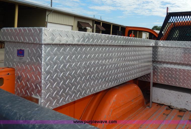 image for item H6941 2002 Chevrolet Silverado 2500 pickup truck