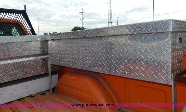 image for item H6941 2002 Chevrolet Silverado 2500 pickup truck