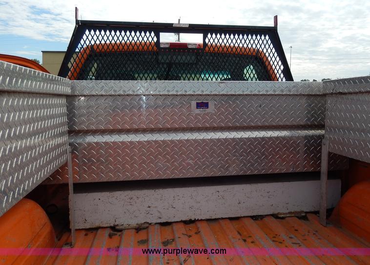 image for item H6941 2002 Chevrolet Silverado 2500 pickup truck