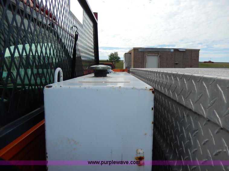 image for item H6941 2002 Chevrolet Silverado 2500 pickup truck