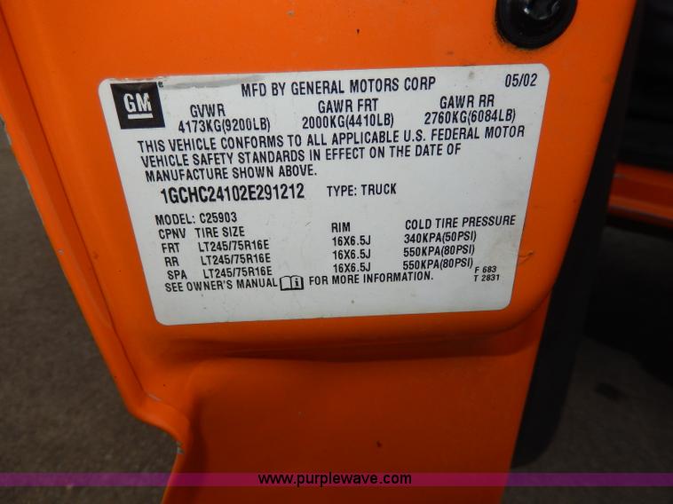 image for item H6941 2002 Chevrolet Silverado 2500 pickup truck