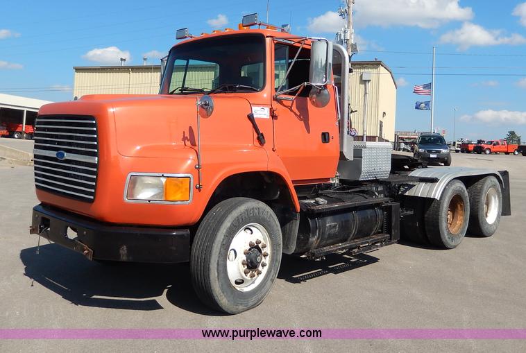 image for item H6945 1997 Ford LTS9000 semi truck