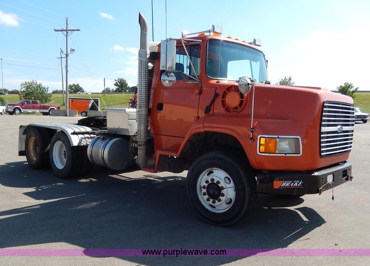 image for item H6945 1997 Ford LTS9000 semi truck
