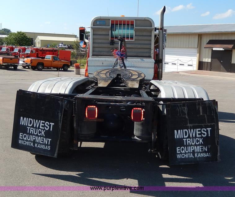 image for item H6945 1997 Ford LTS9000 semi truck