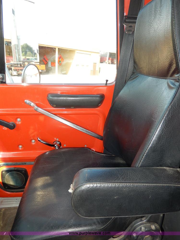 image for item H6945 1997 Ford LTS9000 semi truck