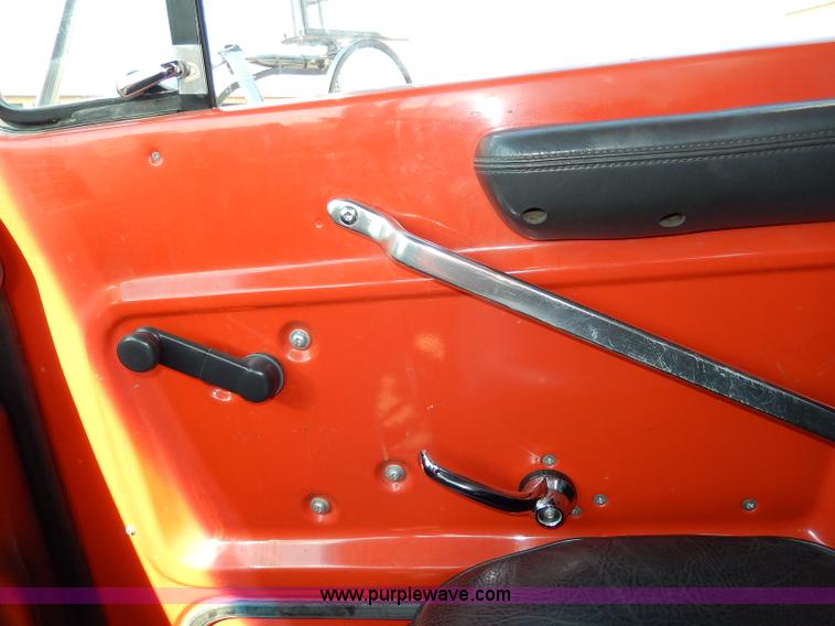 image for item H6945 1997 Ford LTS9000 semi truck