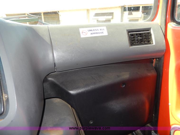 image for item H6945 1997 Ford LTS9000 semi truck