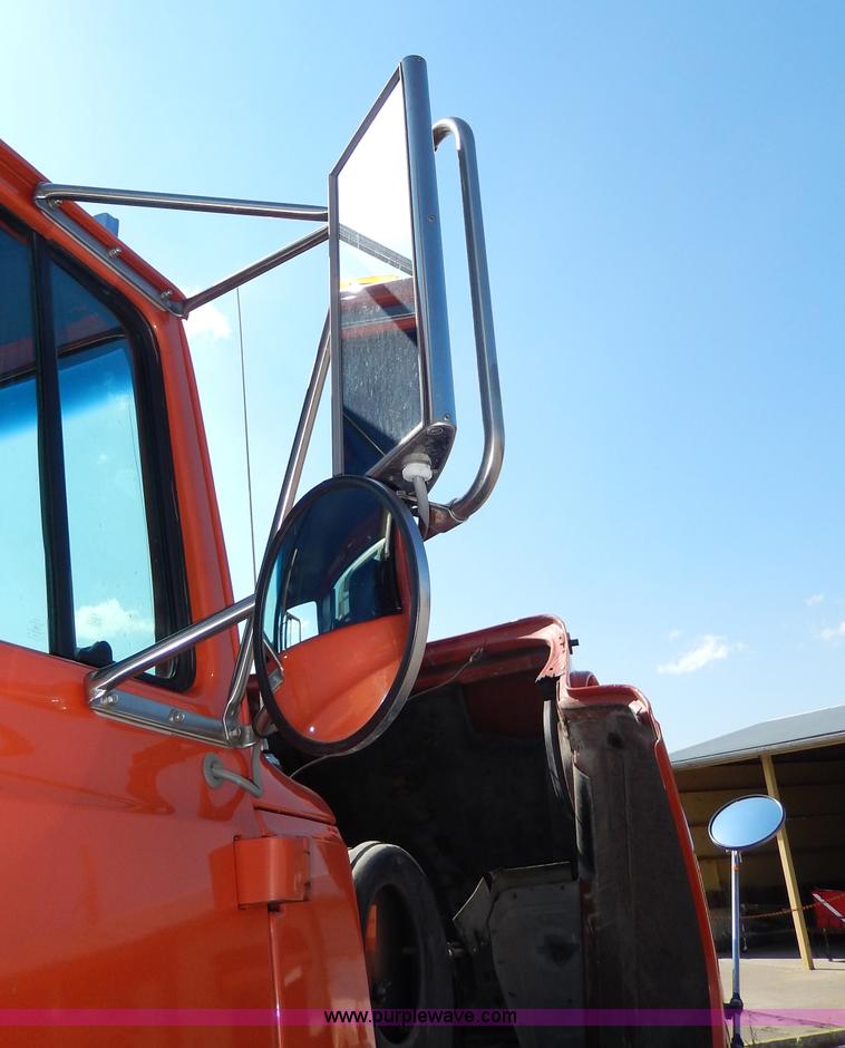 image for item H6945 1997 Ford LTS9000 semi truck