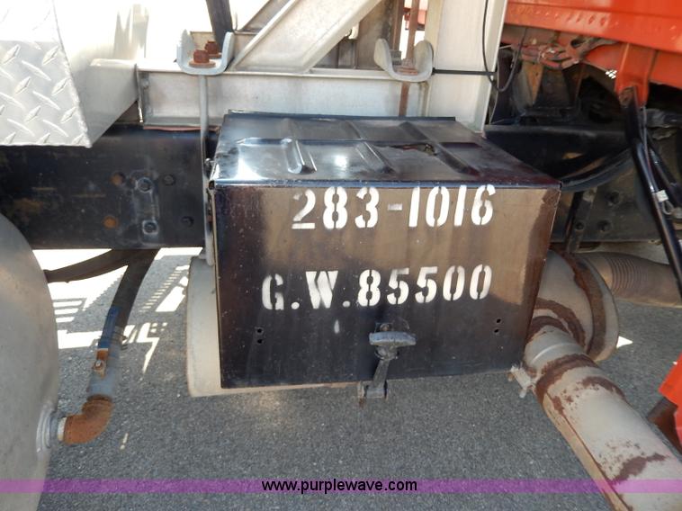 image for item H6945 1997 Ford LTS9000 semi truck