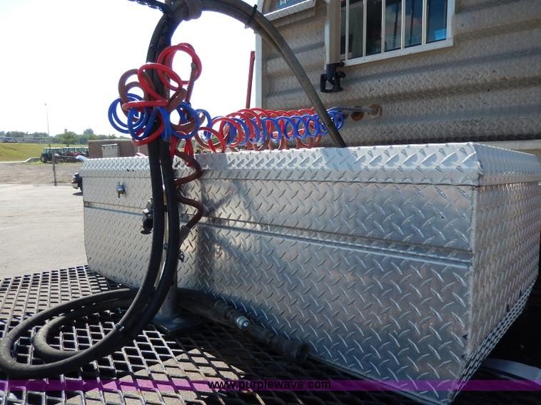 image for item H6945 1997 Ford LTS9000 semi truck